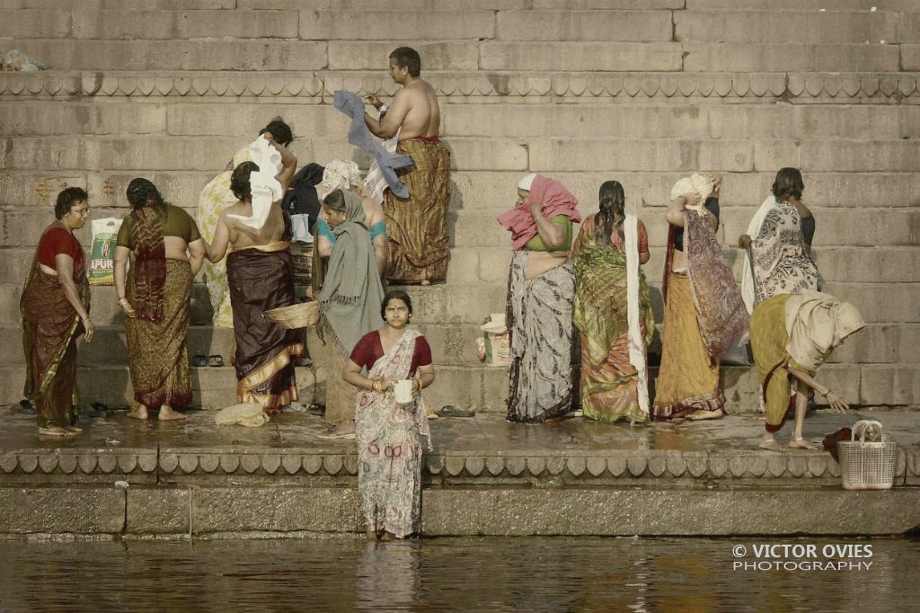 Varanasi - Ghats in the morning - Group of women